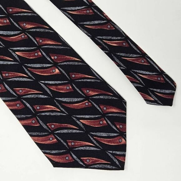 VINTAGE BUGLE BOY USA SILK TIE BLACK RED ABSTRACT PATTERN SMOOTH 4" X 57" - Picture 1 of 3
